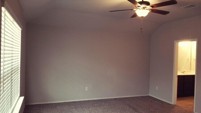 Photo - 519 Green Clover Ln