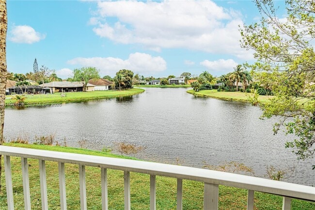 Photo - 1651 Hawthorne Pl