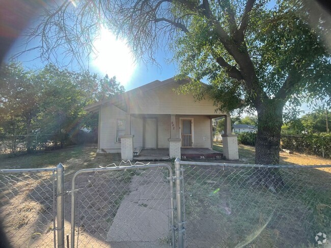 Building Photo - 942 Orange St Rental