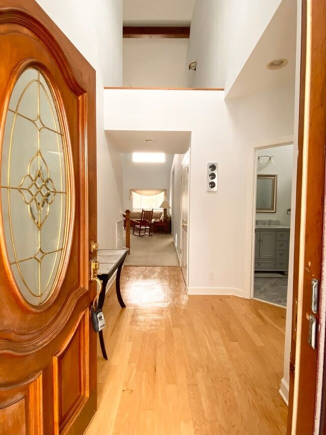 Photo - FULLY-FURNISHED GORGEOUS TOWNHOME!