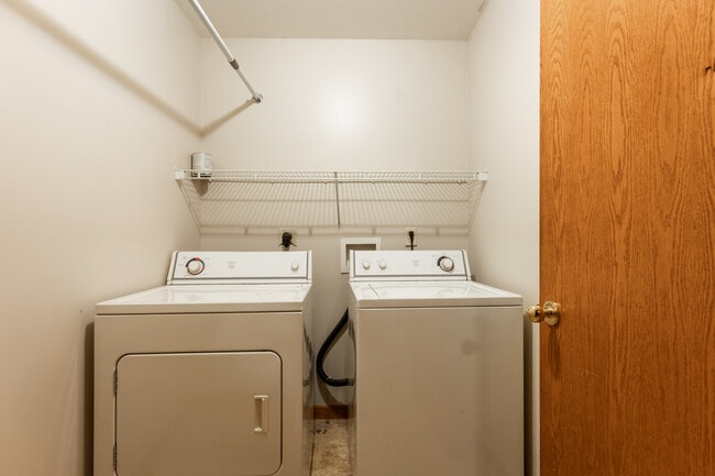 924 School St Unit 1