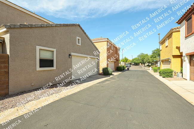 Photo - 2665 E Bart St