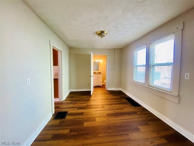 Photo - 748 Merton Ave