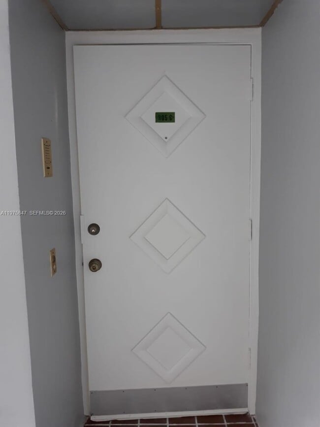 Photo - 329 SE 3rd St Unit 305S