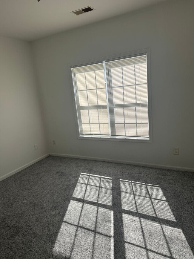 Photo - Stoneridge Ln 1218 - Maayah Z