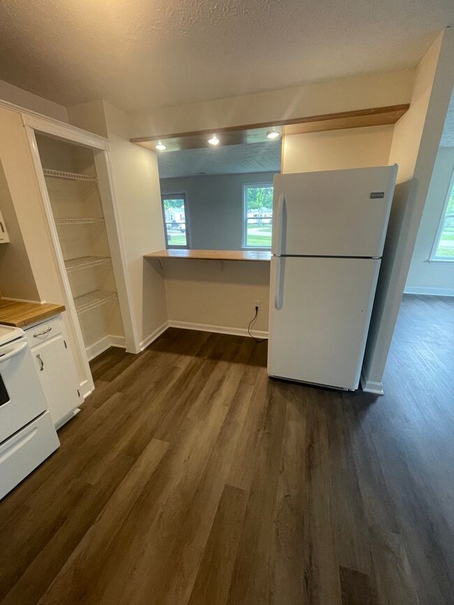 Photo - 225 Kenneth Blvd