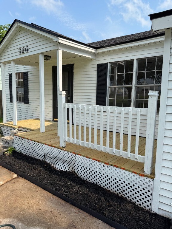 Photo - 326 E 1st St