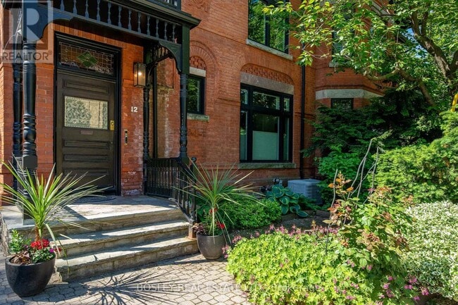 Photo - 12 Meredith Crescent Unit Upper