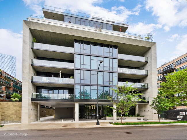 Building Photo - 111 S Peoria St Unit 508