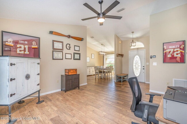 Photo - 1781 Radisson St NW