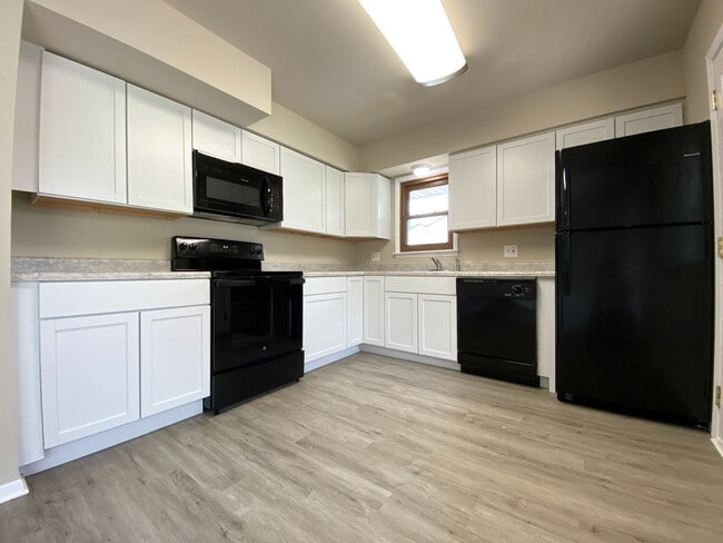 Photo - 3 Bedrooms 2 Full Bathrooms Finished Basem...
