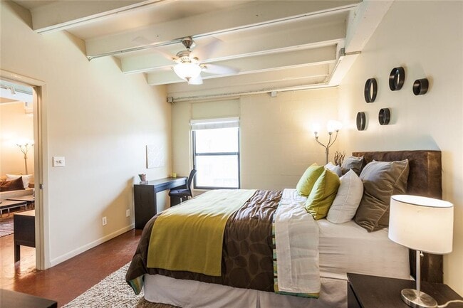 Photo - 2408 Leon St Unit 115