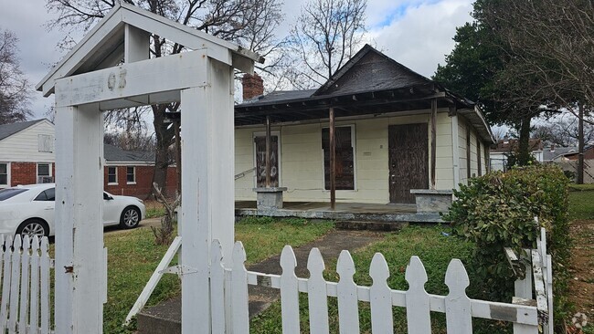 Building Photo - 808 Dallas St Rental