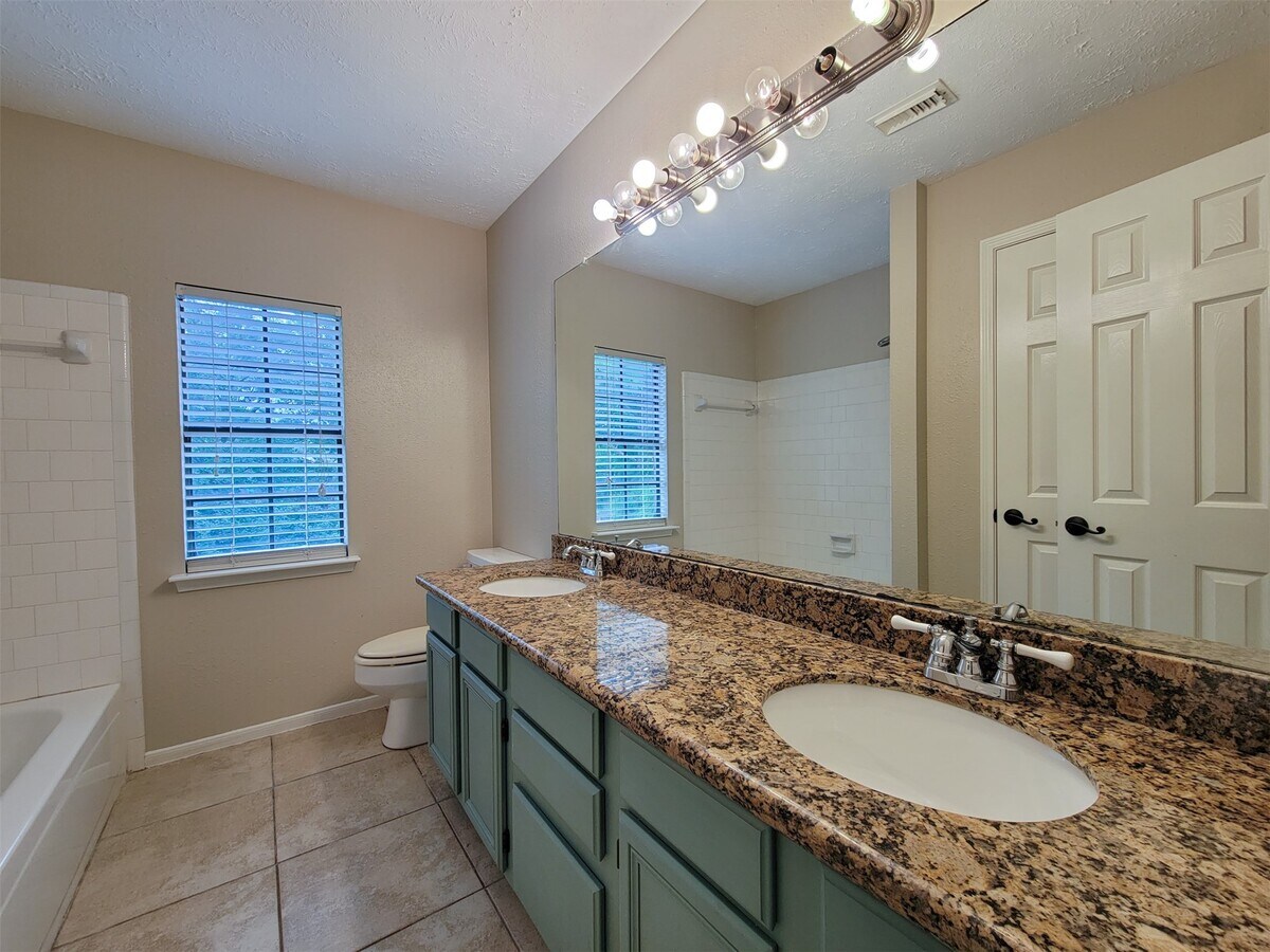Photo - 17207 Meadow Heights Dr