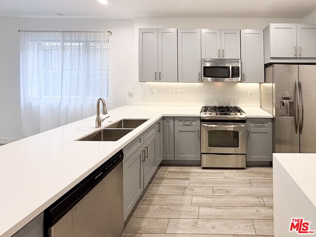 Photo - 6001 Carlton Way Unit 101