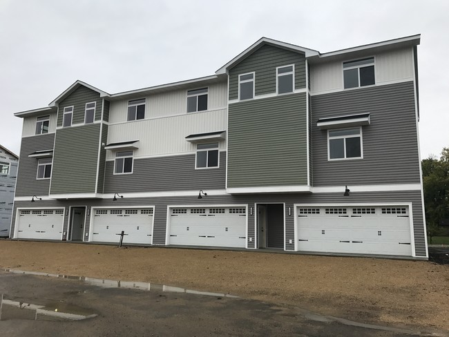 Photo - 137 Linda Path Townhome