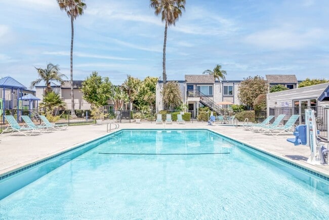 Building Photo - Huntington Pointe