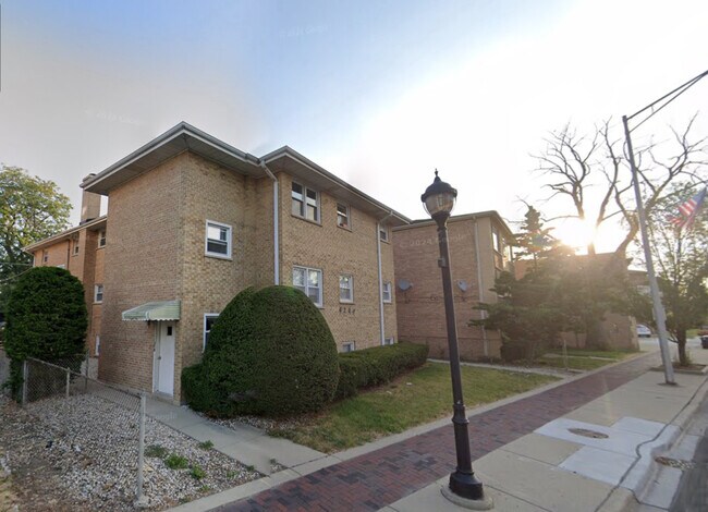 Building Photo - 8246 W Grand Ave Unit 2N Rental