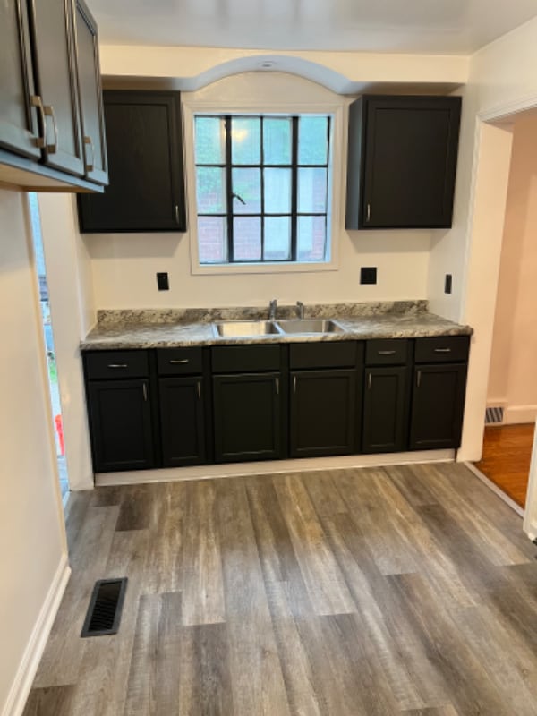 Photo - 18067 Tracey St