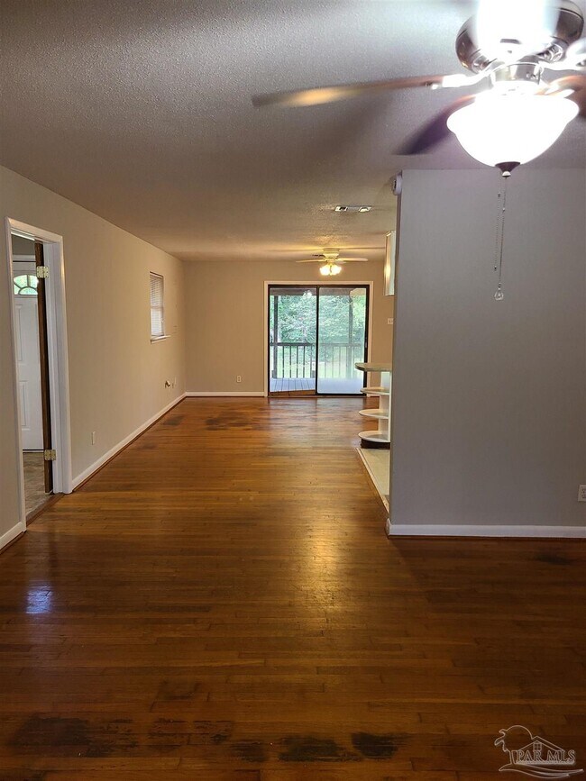 Photo - 7758 Kipling St