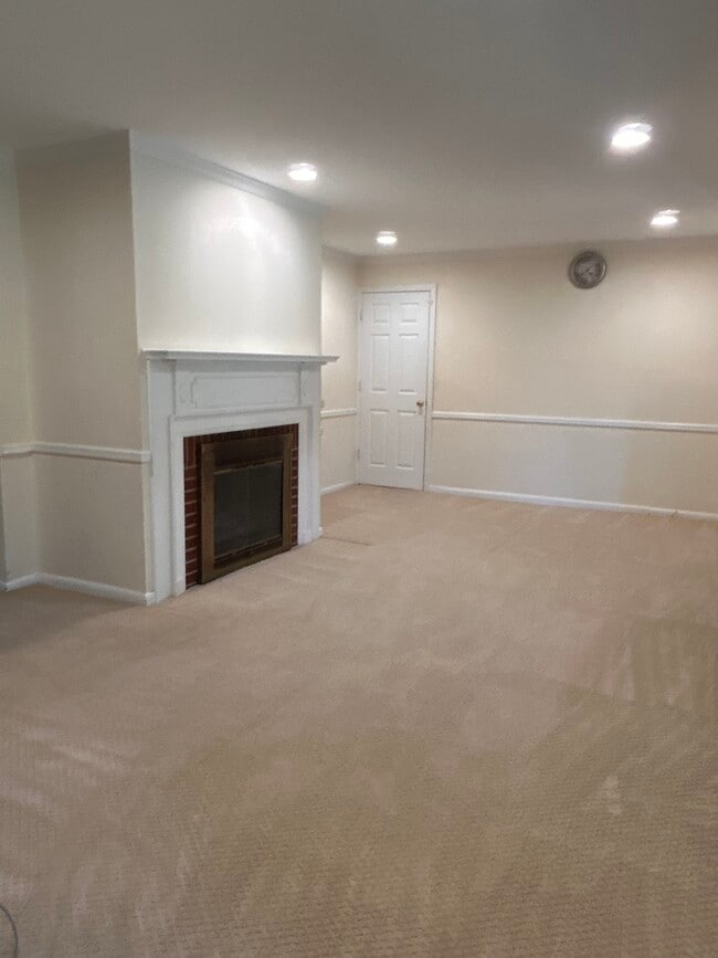 Photo - 879 Grove Ave