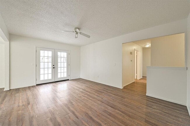 Photo - 421 Meadow Lake Dr