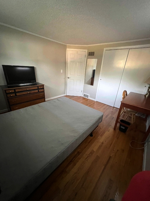 Photo - 240 Greenaway Dr