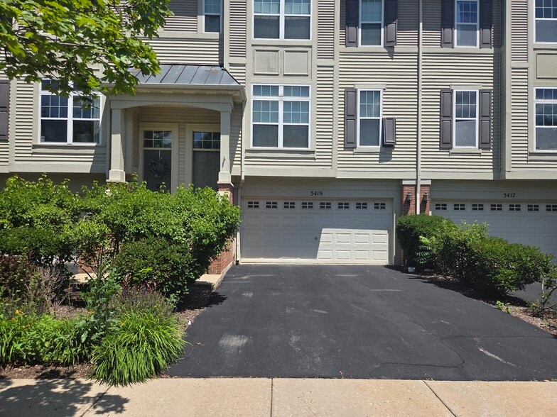 3419 Bradbury Cir