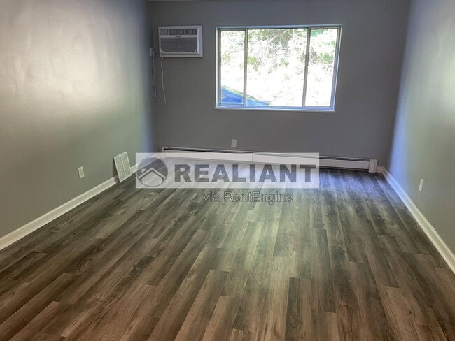 Photo - 2521 Warren St Unidad Apartment 7