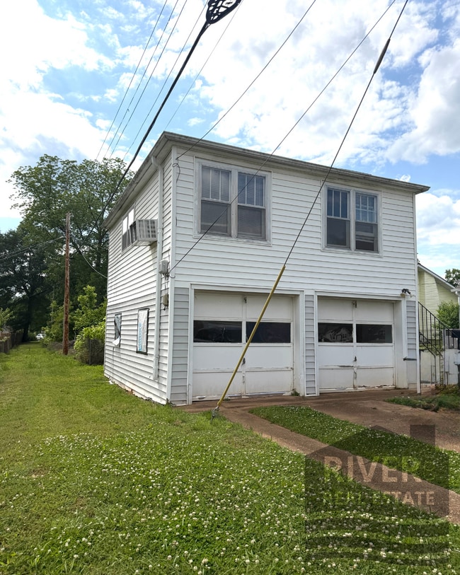 Photo - 405 N East St