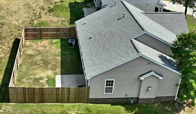 3801 Bluestem Dr