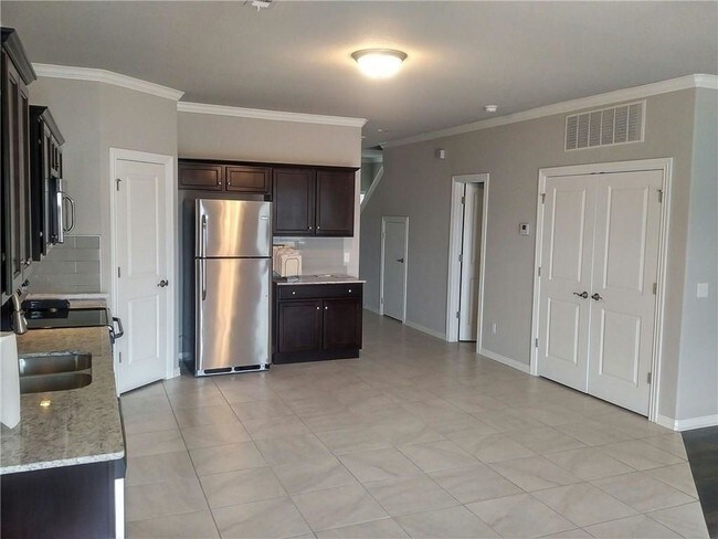 Photo - 2735 S Kilimanjaro Way