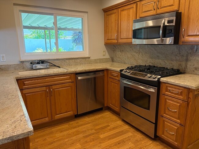 Dishwasher - 2954 Baker St