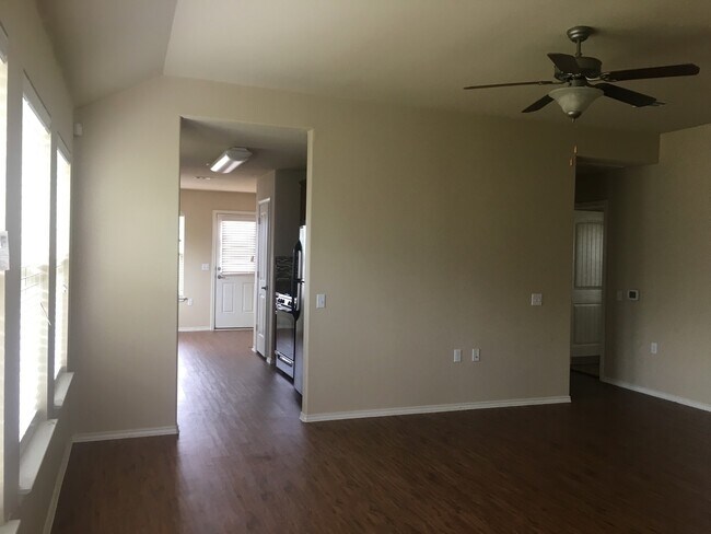 Photo - South Austin Home on Cul-de-Sac - Colorado Crossing