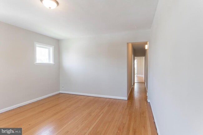 Photo - 1600 W 10th St Unit 1