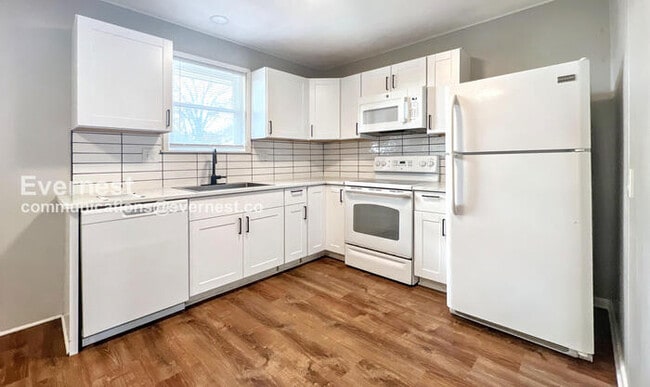 Photo - 9515 E 18 St S