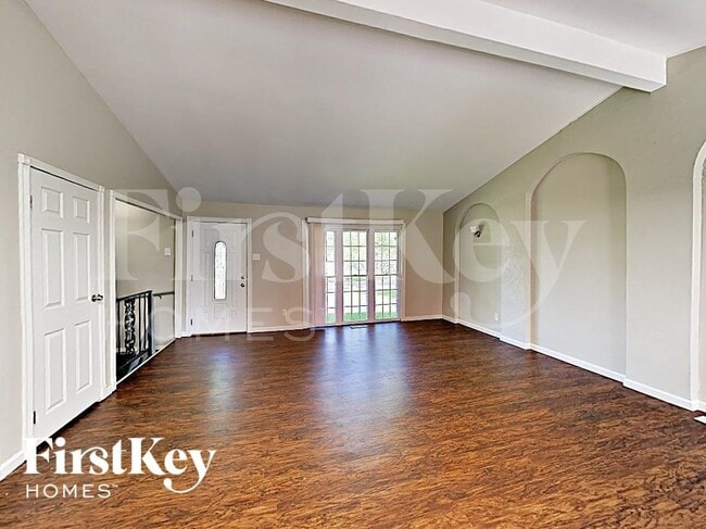 Photo - 8 Deerpath Dr