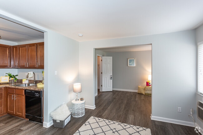Studio - 486 SF