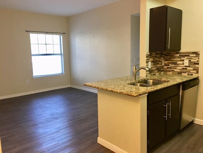 2320 Gracy Farms Ln Unidad 223