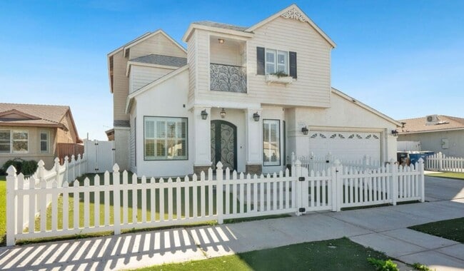 Spacious 5-Bedroom Home with Pool – Perfec... - Spacious 5-Bedroom Home with Pool – Perfec...