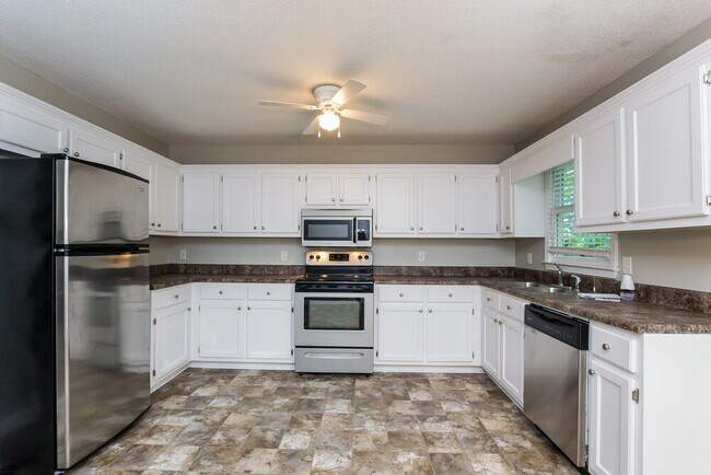 Photo - 18 Black Water Dr