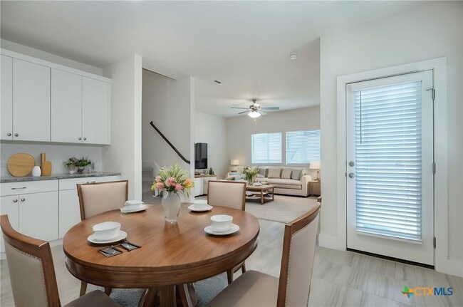Photo - 303 Alamar Knot Way