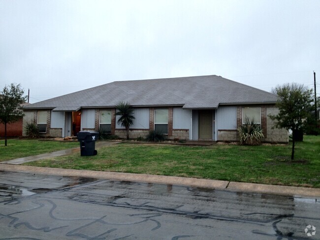 Building Photo - 1305cc Unit 1 Rental