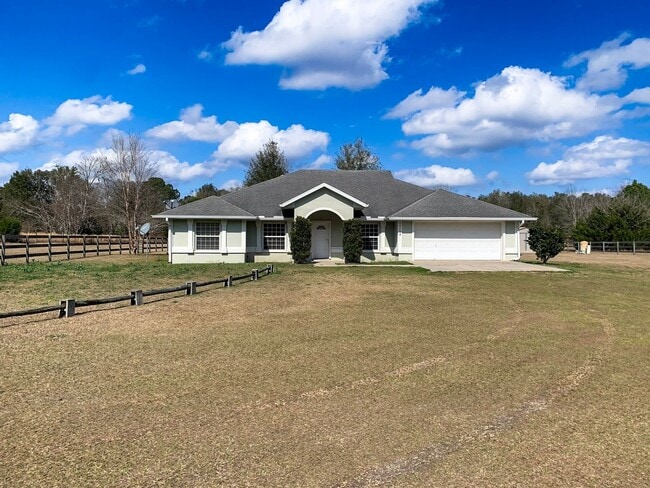 Building Photo - 4BR/3BA Horse/Pet Friendly Home on 5 Acres!