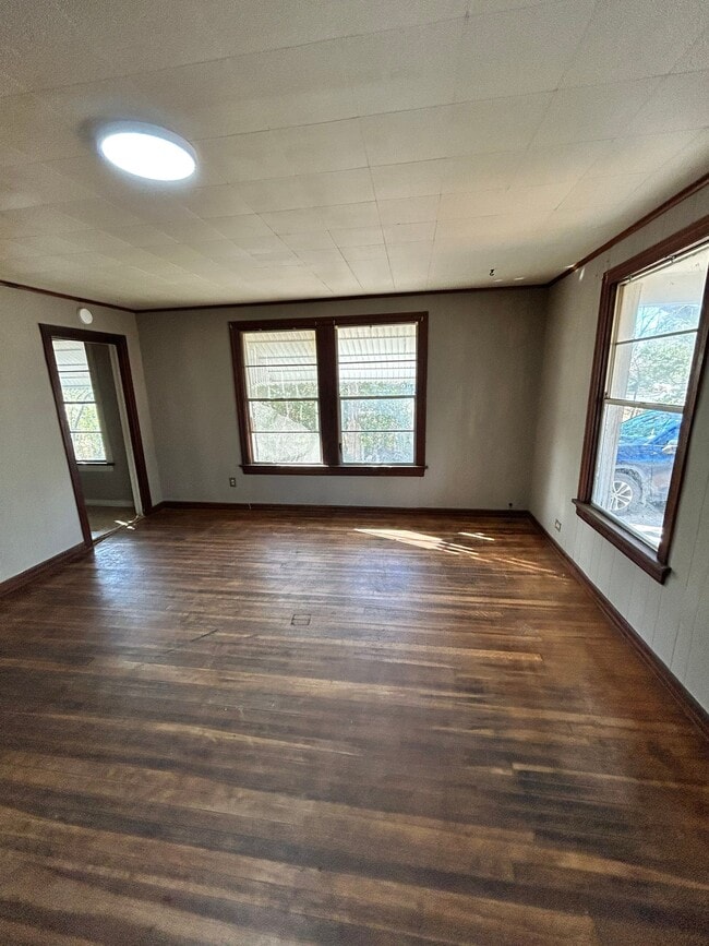 Photo - 102 E Charlotte Ave