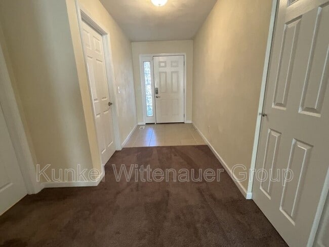 Photo - 40 Oak Pointe Cir