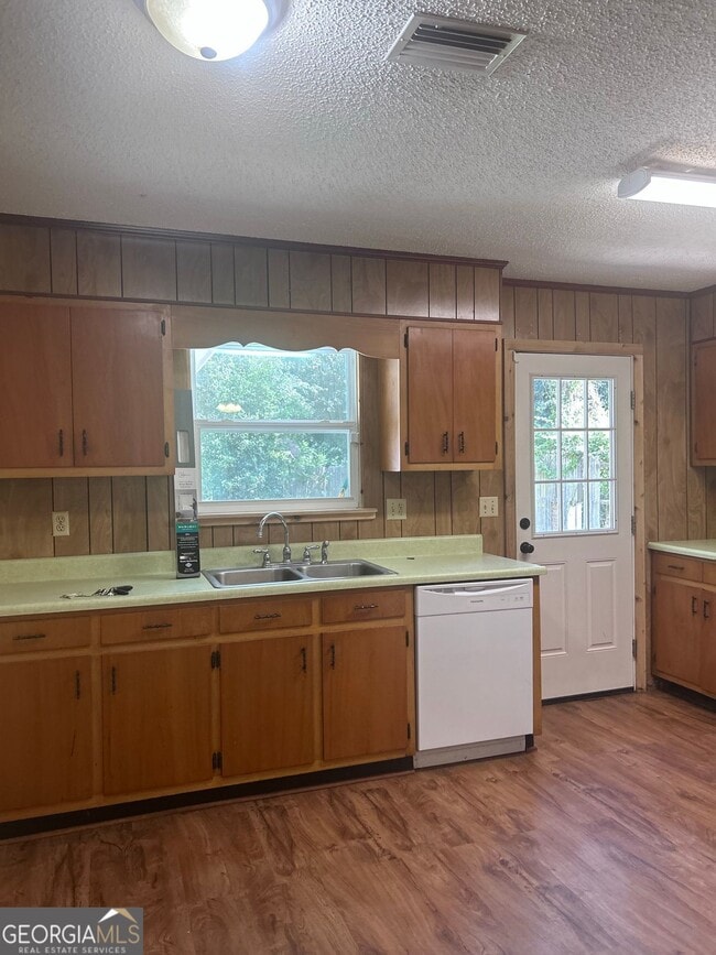 Photo - 117 Davis St