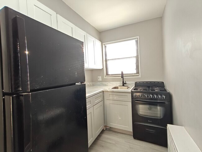 Photo - 131 Forest Ave Unidad 4D