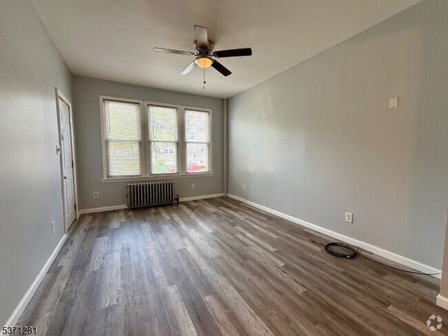 Building Photo - 46 Riggs Pl Rental