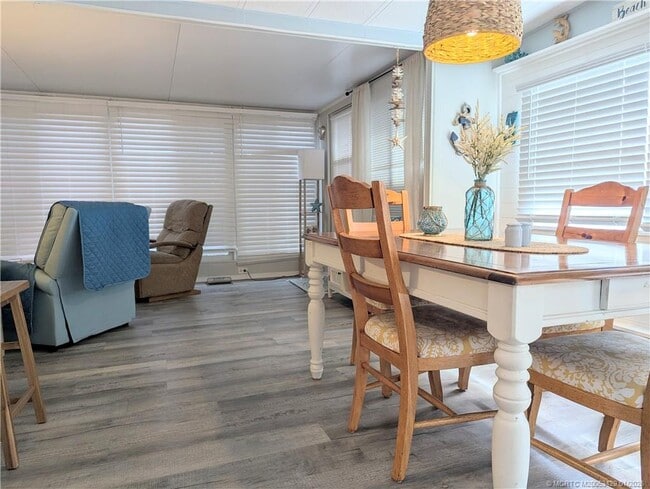 Photo - 438 Nettles Blvd